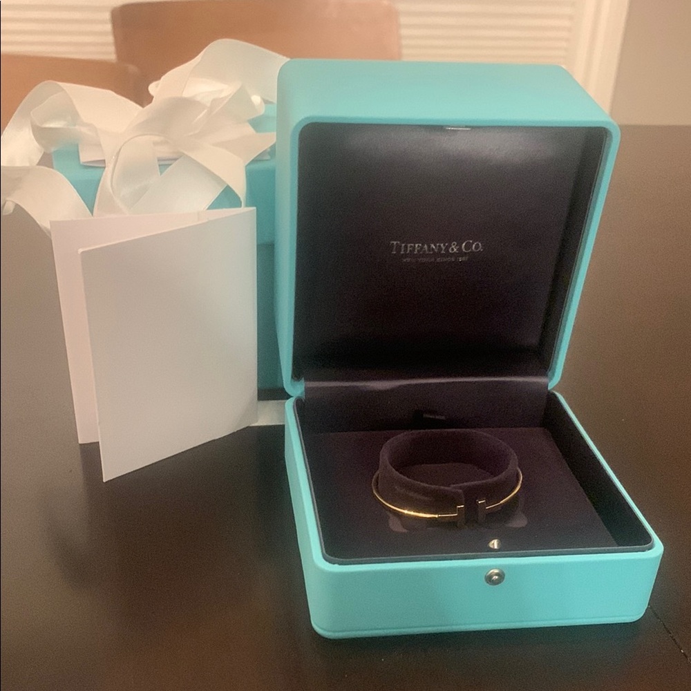 Tiffany & Co. Gold Bracelet in Blue Box